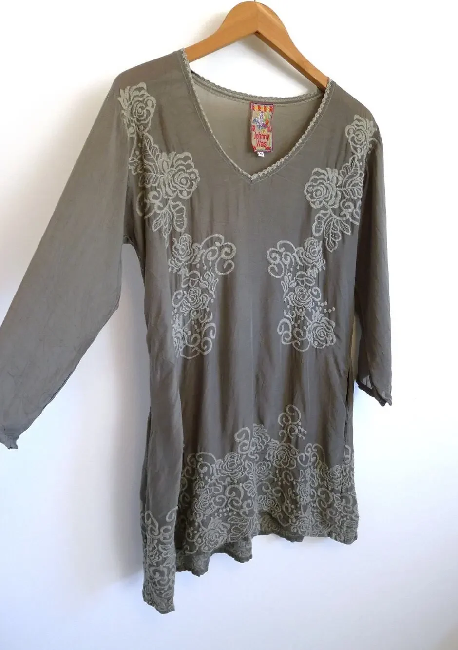 JOHNNY WAS Cupra Sage Embroidered Pocket V-Neck Tunic Top Anthropologie XS $365